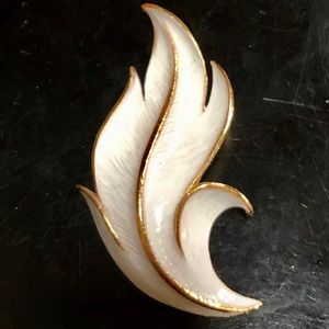 Vintage JJ Jonette White&Gold Tone Leaf Brooch